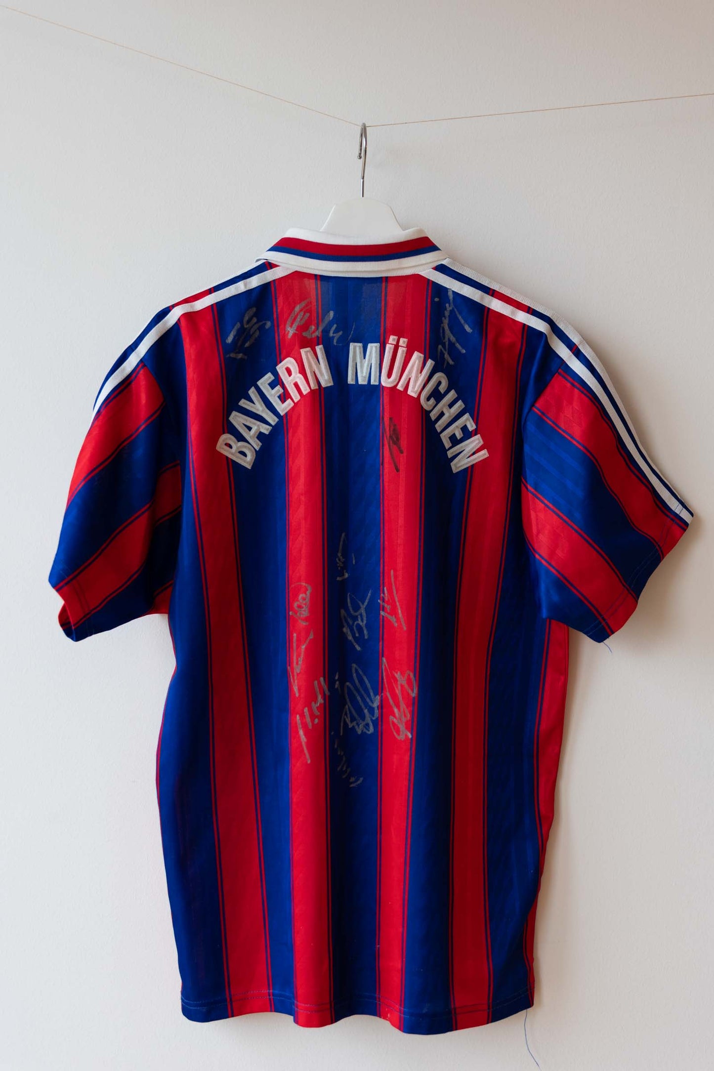 Bayern Munich Home Shirt 1995/97 (M) SIGNED