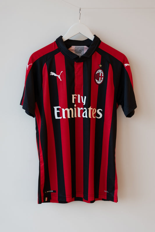 AC Milan Home Shirt 2018/19 (M) - Excellent